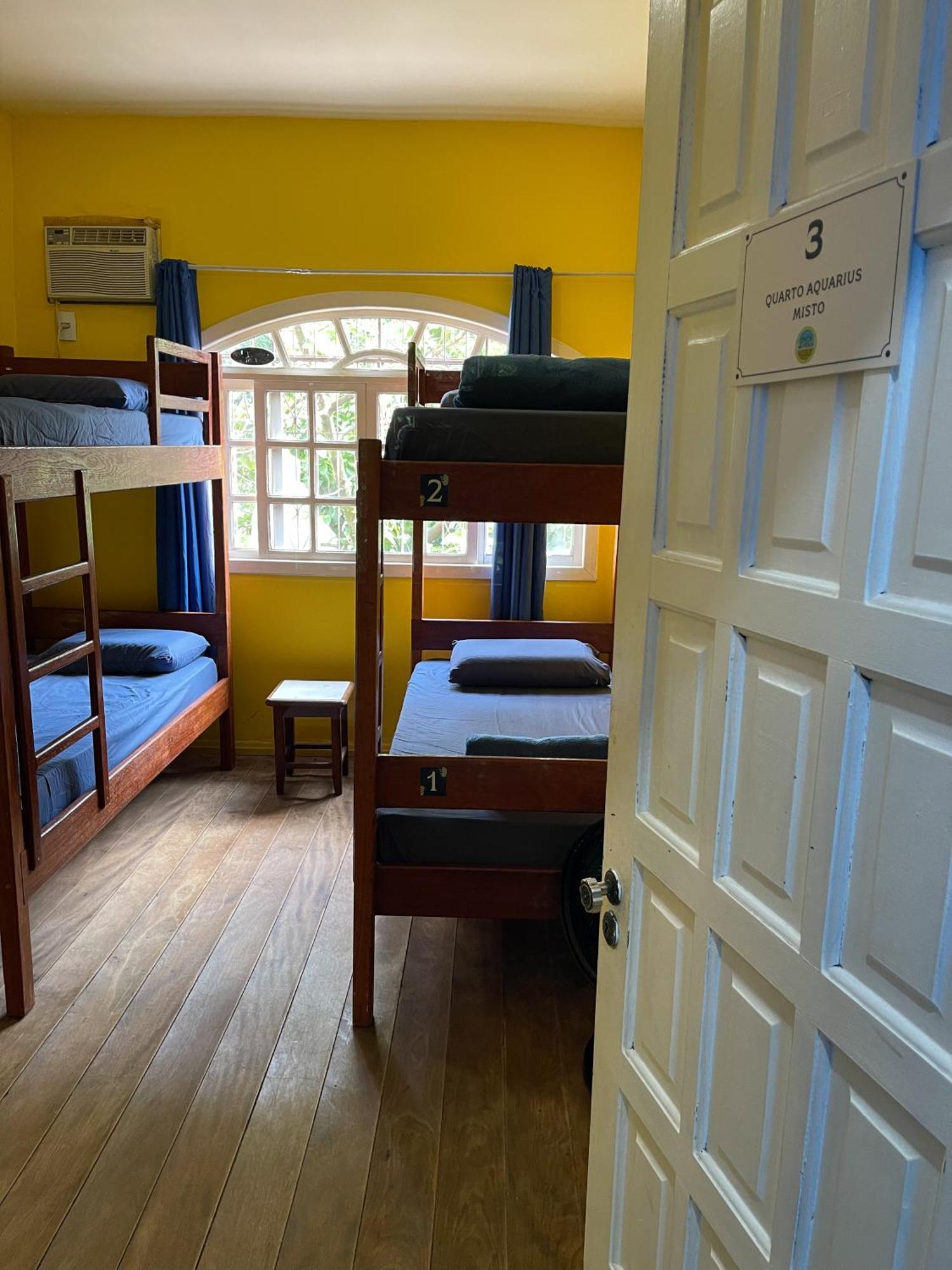Cama em Dormitório Misto com 4 Camas
